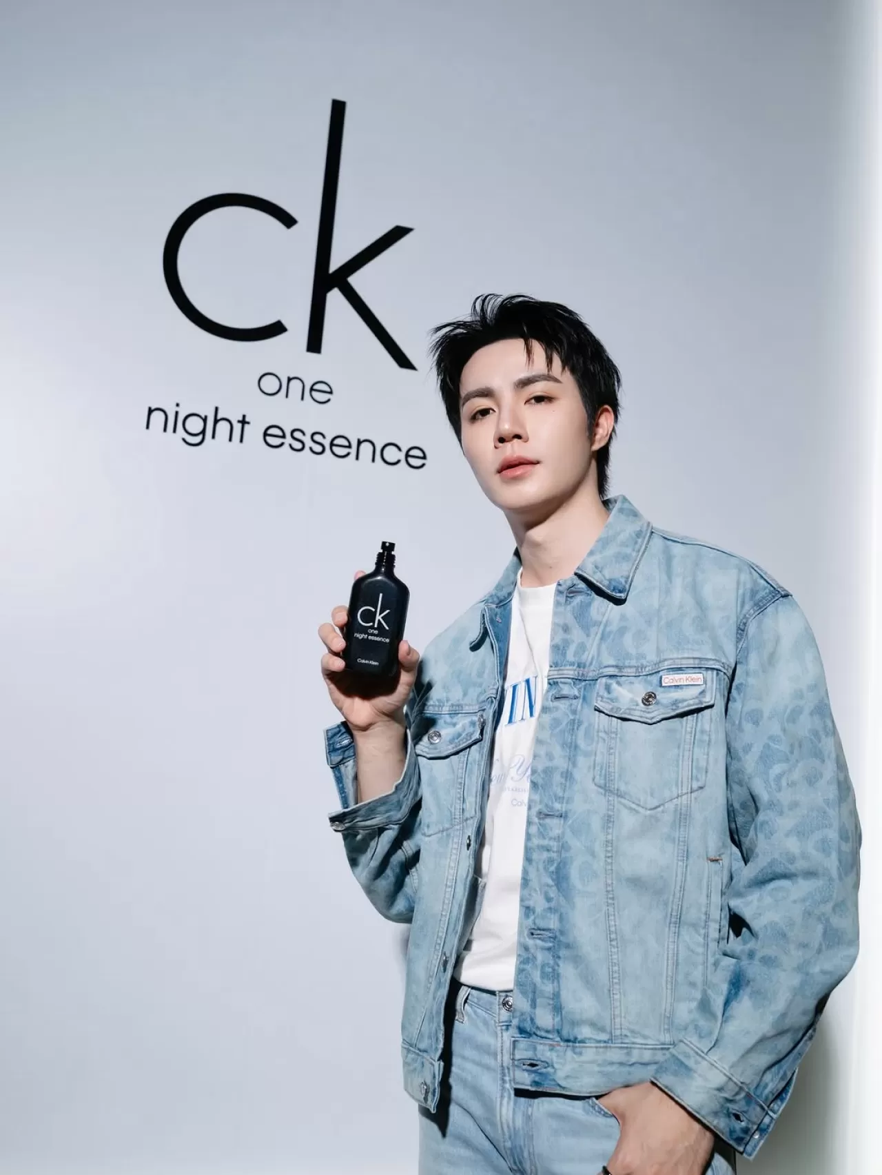 Calvin Klein'dan Geceye Özel Yeni Parfüm: CK ONE NIGHT ESSENCE Tanıtıldı