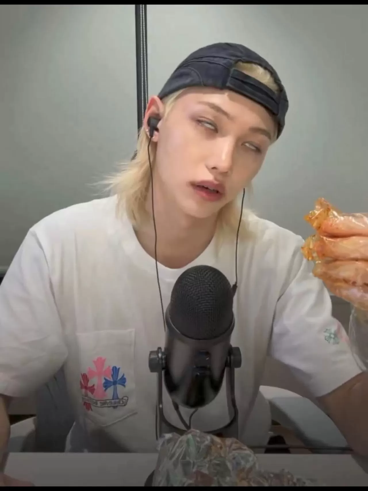 Stray Kids Bang Chan Instagram'da Canlı Yayında: 32 Milyon Takipçiyle Anlık Buluşma