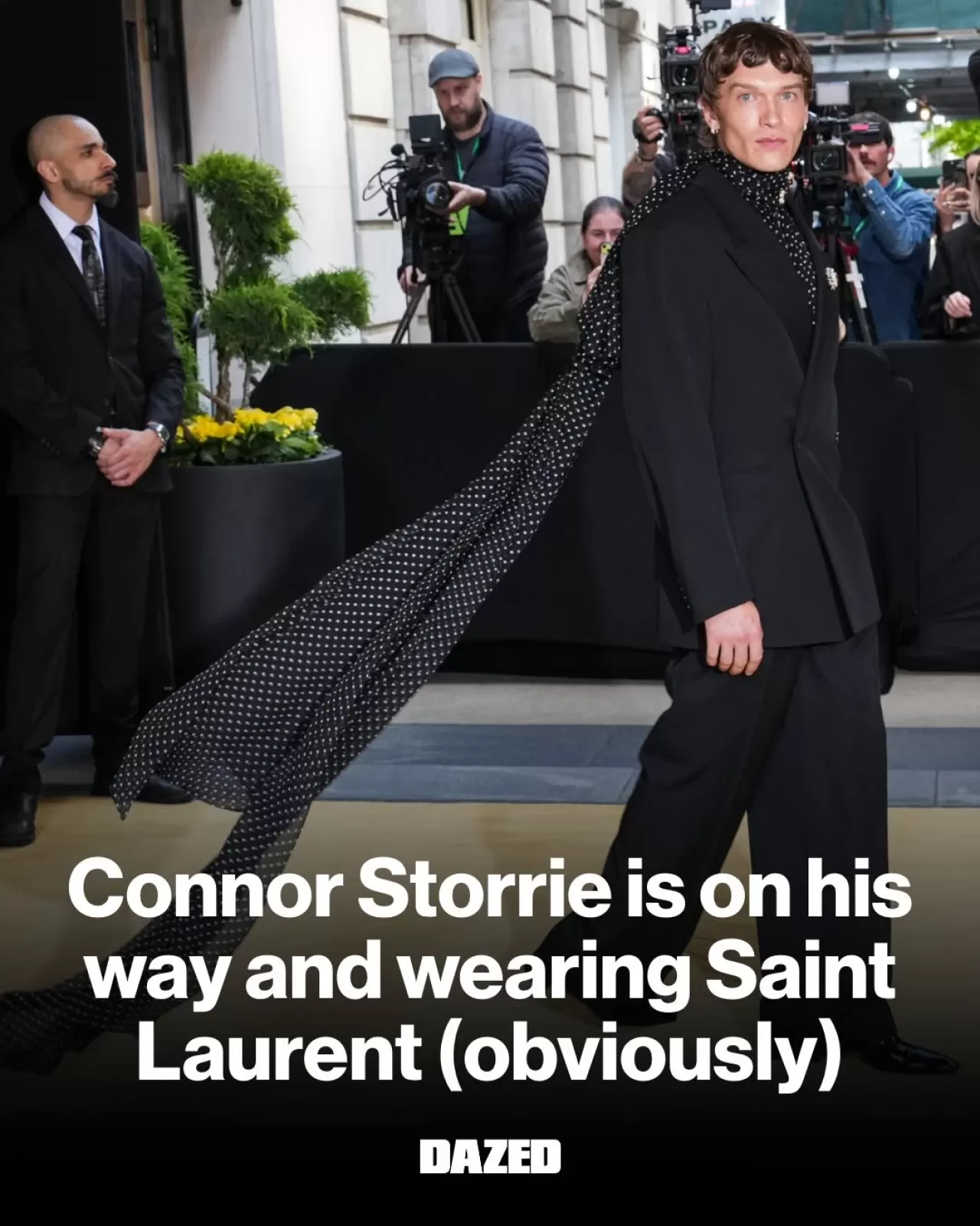 Connor Storrie, İlk Met Gala Deneyimini YSL Tasarımıyla Taçlandırdı