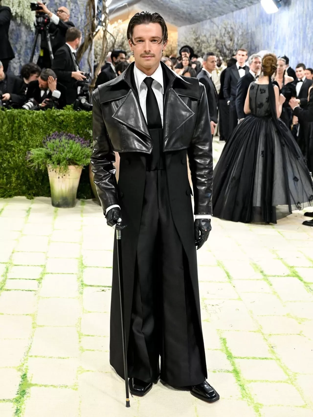 Met Gala 2026'dan İlginç Kareler: Siyah Deri Kıyafetler 'Fashion is Art' Temasını Nasıl Yorumladı?