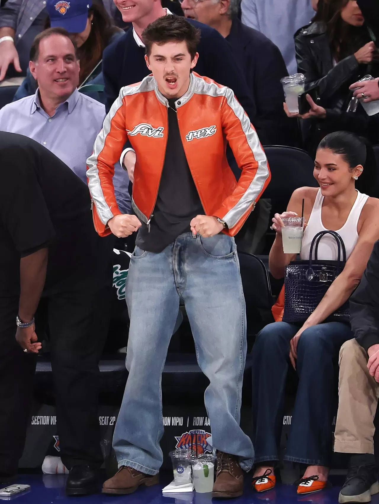 Chalamet ve Jenner'dan Knicks Tribününde Şık Kombin