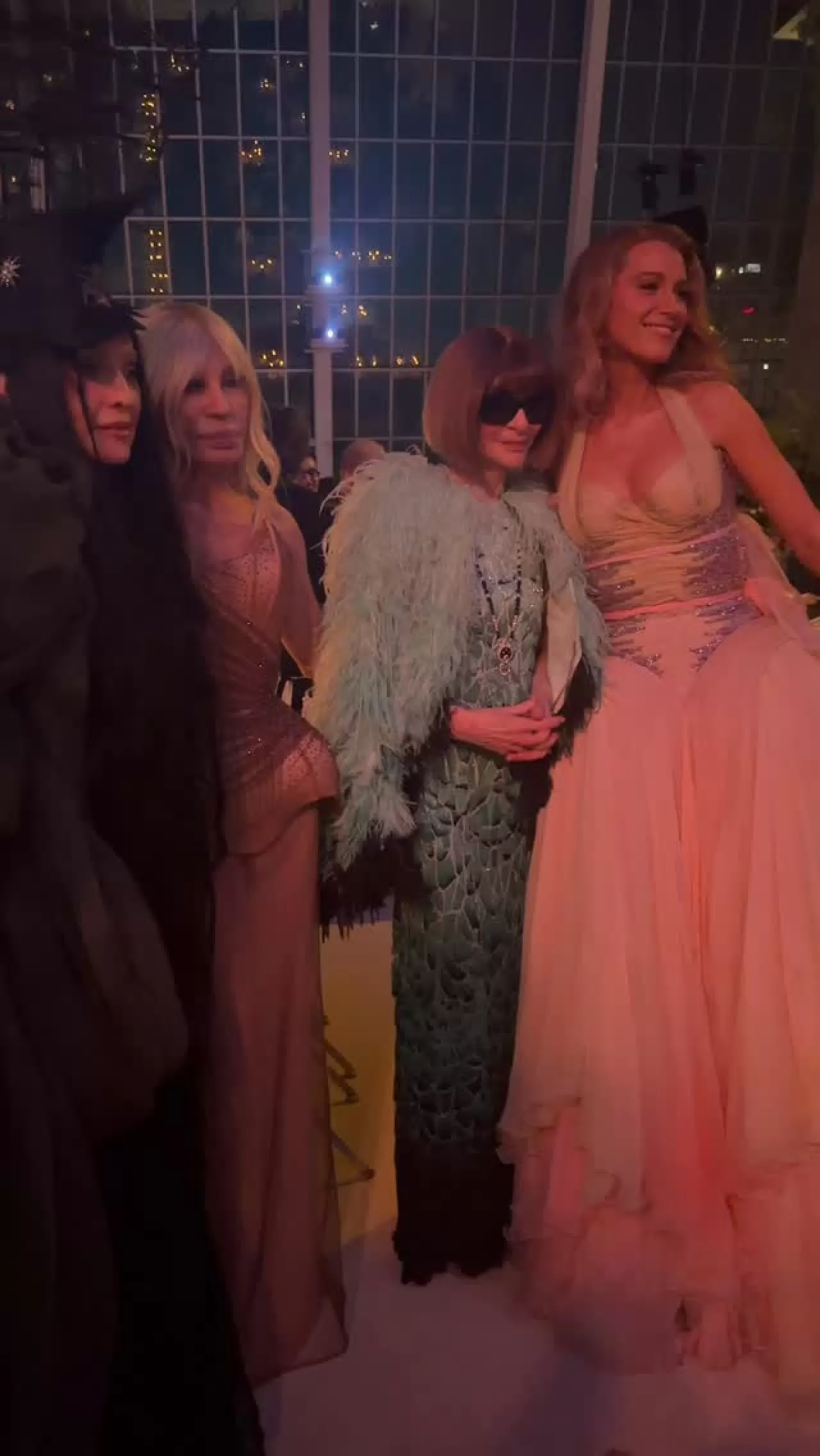 Met Gala 2026'nın Tüm Kaçırılan Anları Vogue'un Özel Yayınında
