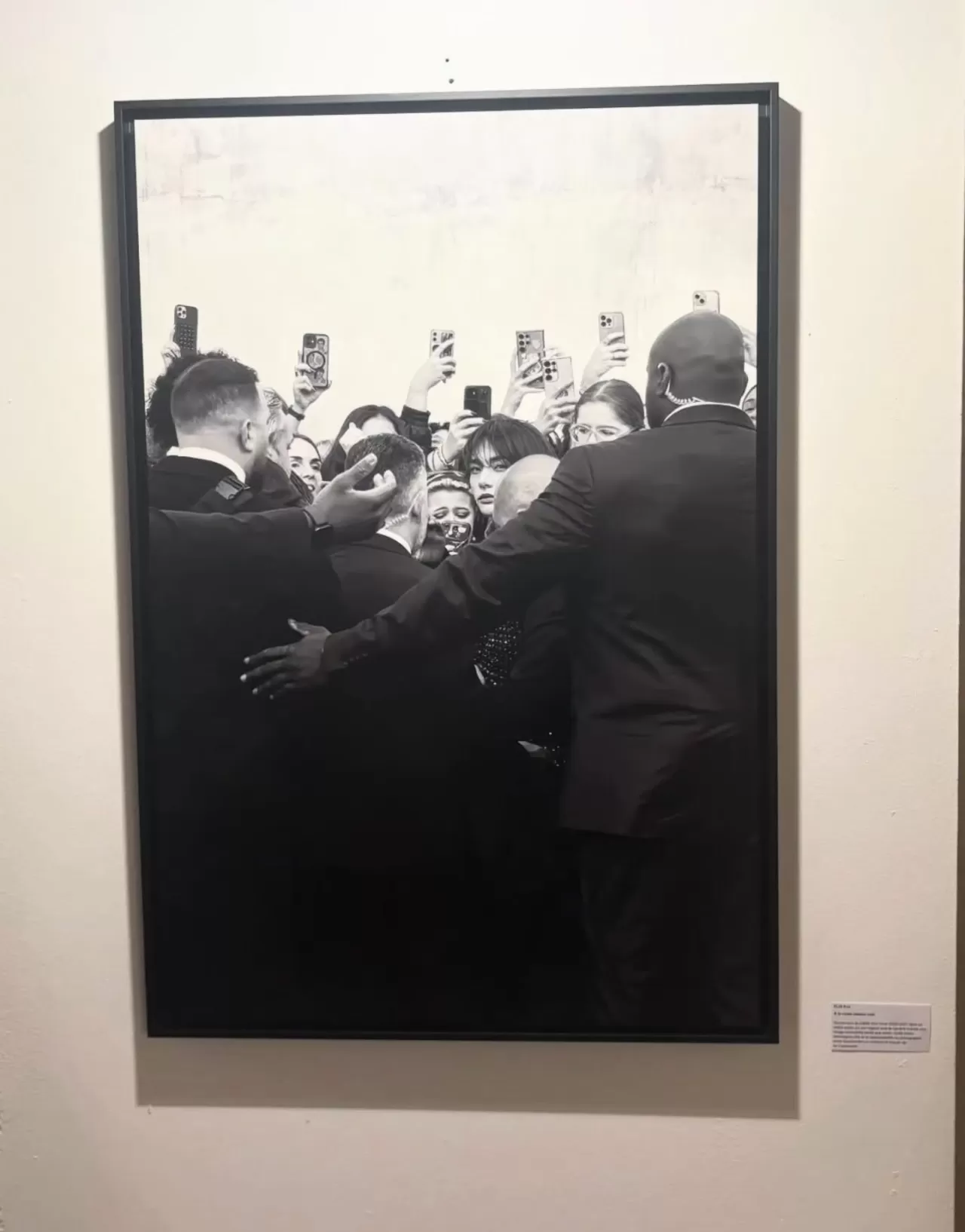 Hyunjin'in Dior Fotoğrafı Paris Galerisinde Sergilenecek