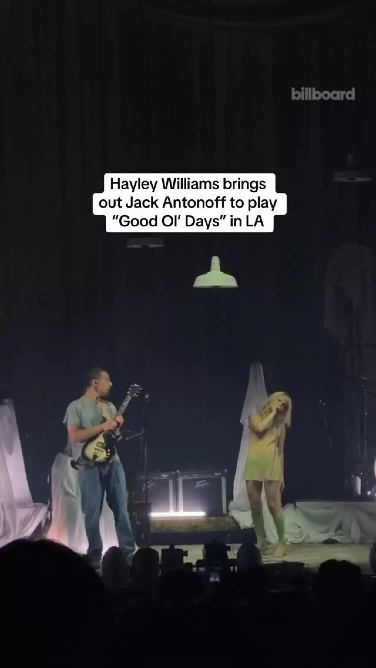 Hayley Williams Sahneye Jack Antonoff'u Çağırdı: Good Ol Days Anı