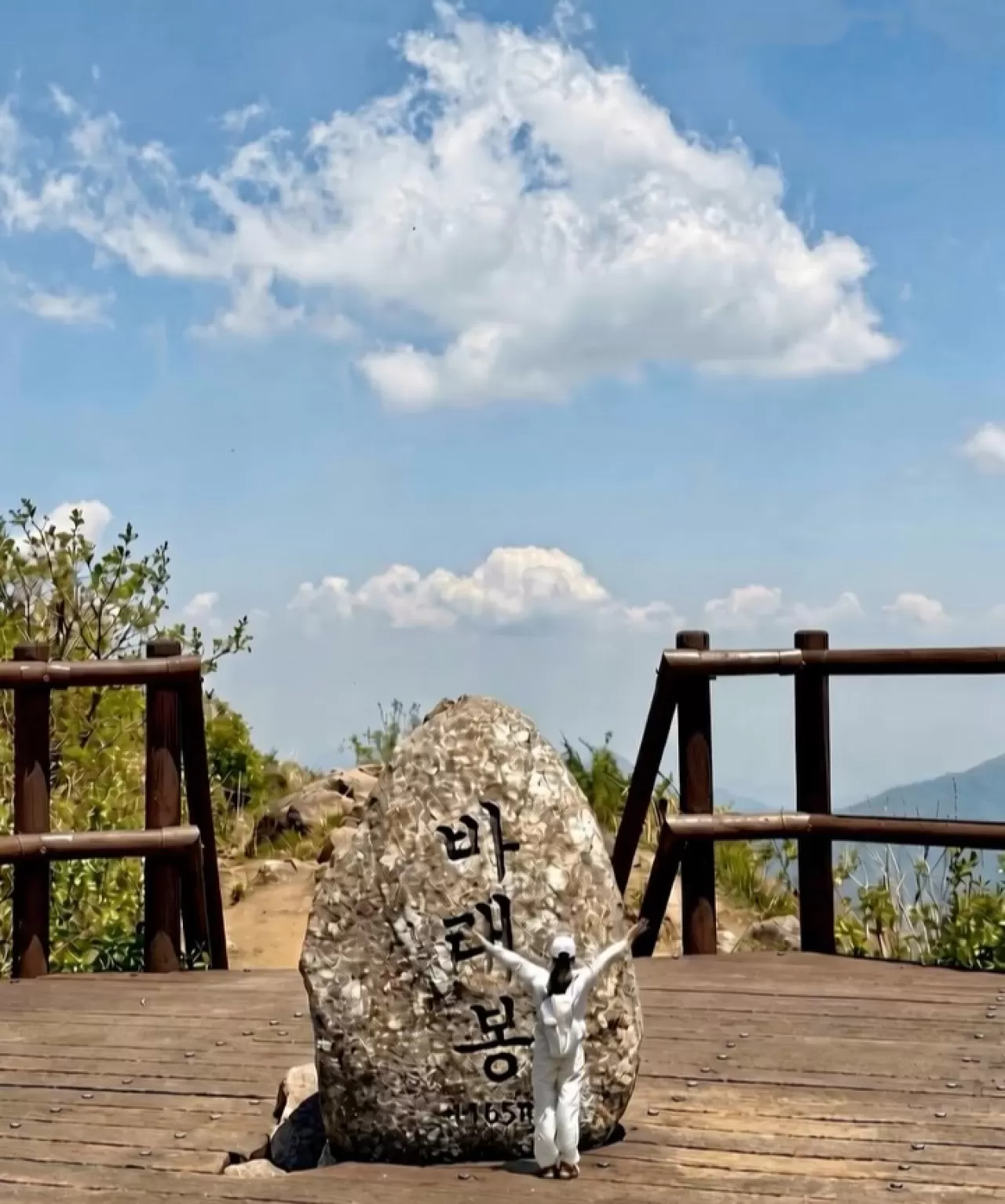 Jirisan Barebong Azalea Festival Begins Today: Hiking Enthusiasts Share Spring Memories