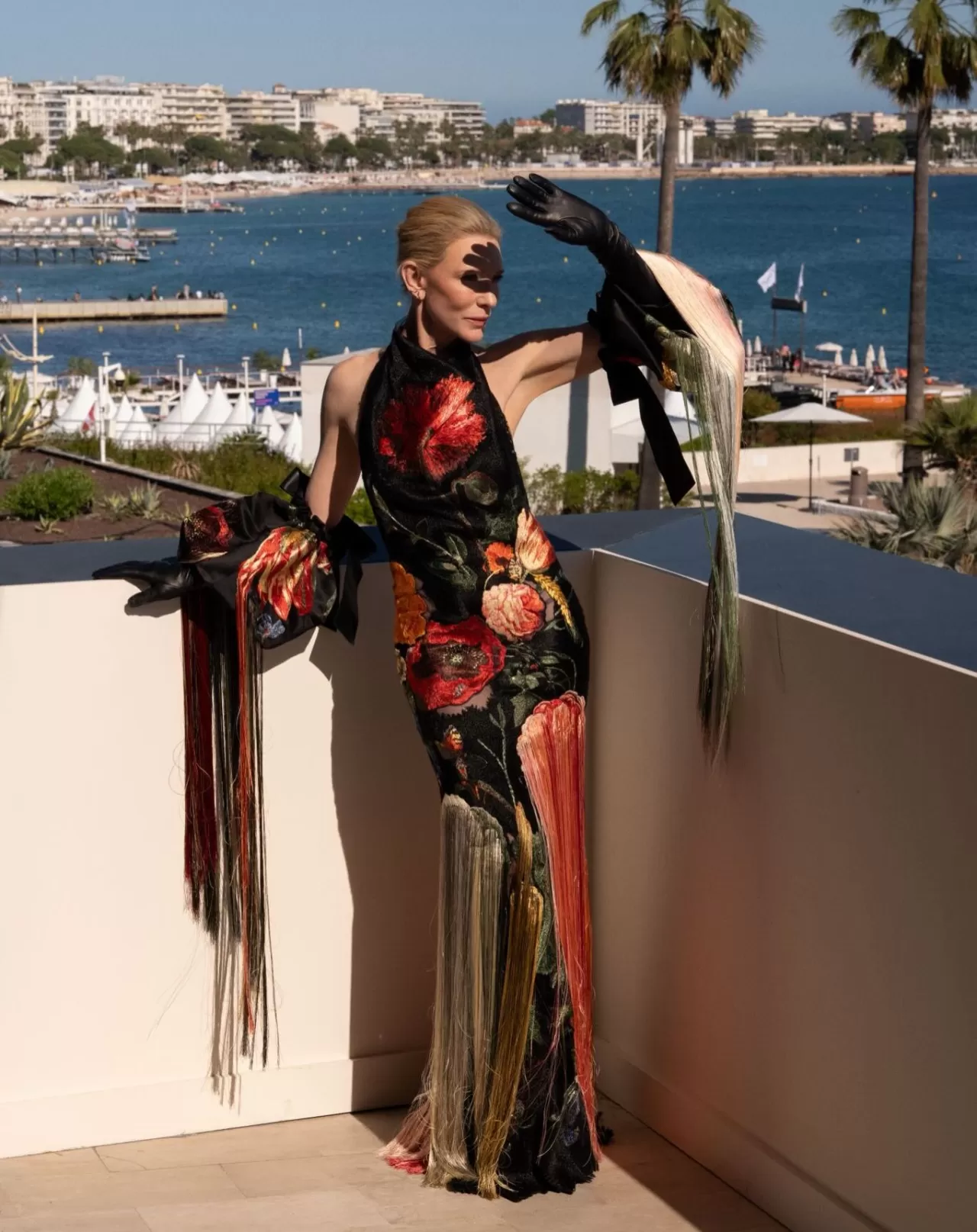 Cate Blanchett Cannes'da Sarah Burton Givenchy Şıklığı