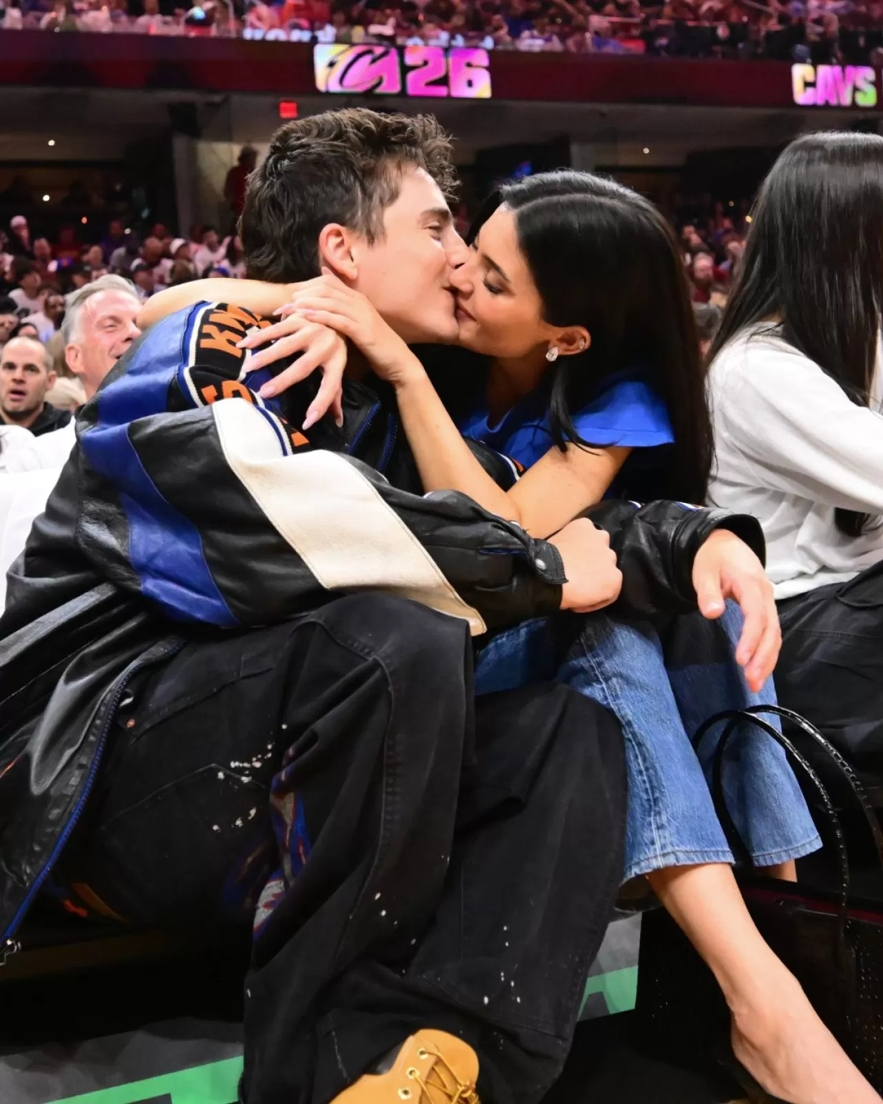Kylie Jenner ve Timothée Chalamet Knicks Maçında Yakınlaştı