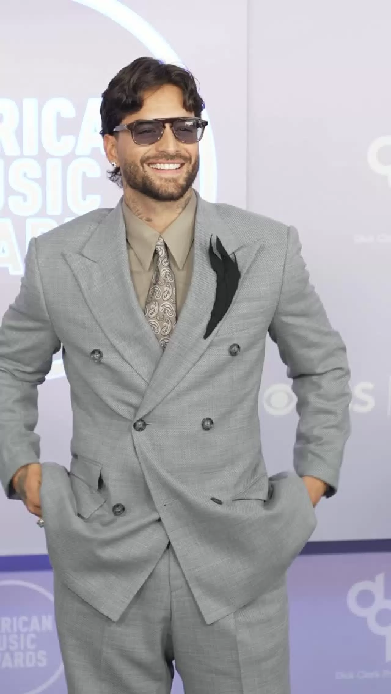 Maluma'nın Yeni Albümünde Dikkat Çeken 70'lerden Kalma Patek Philippe Saati