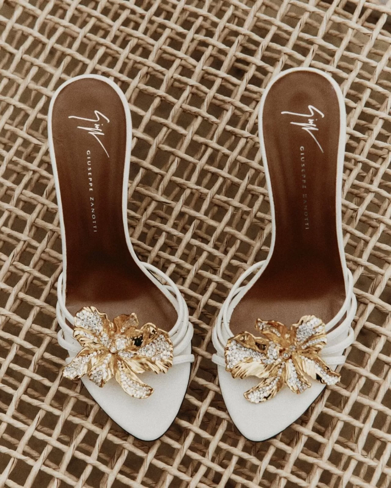 Giuseppe Zanotti'dan Kristalli Mule: Beymen'de Yeni Sezonun Gözdesi