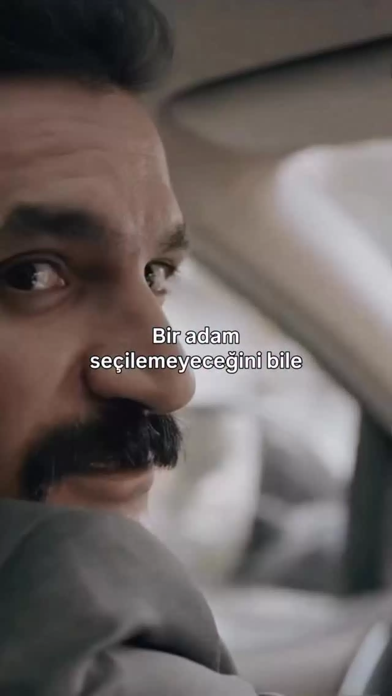 Ercan Kesal'ın Ödüllü Filmi 'Nasipse Adayız' ve Siyasi Göndermeler