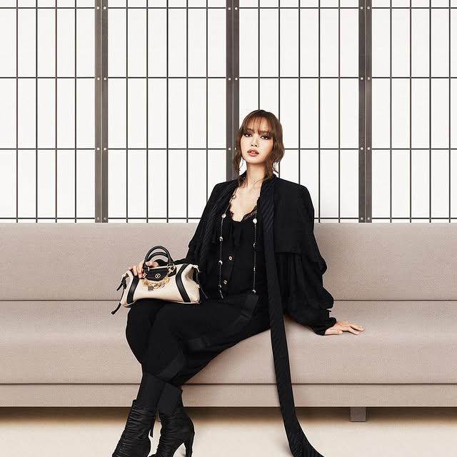 Louis Vuitton, 2025 Sonbahar-Kış Koleksiyonunu Paris'te Sunumladı