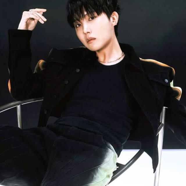 BTS'li J-Hope'un Yeni Şarkıları Spotify'da Rekor Kırıyor