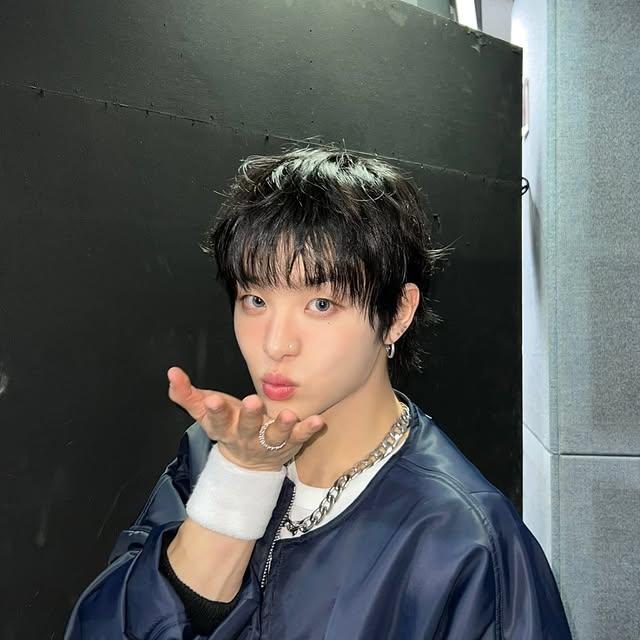 Treasure Grubu'nun JIHOON Üyesinden Weverse Paylaşımı Hayranlar Arasında Heyecan Yaratı
