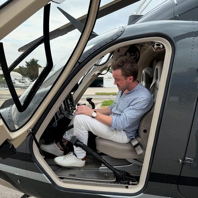 Tom Felton, Uçuşta Co-Pilot Koltuğuna Oturduğu Anı Paylaştı