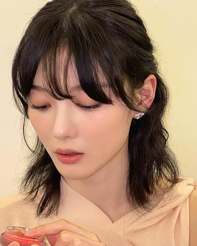 Kim You Jung, Bobbi Brown ile İş Birliği Yaptı