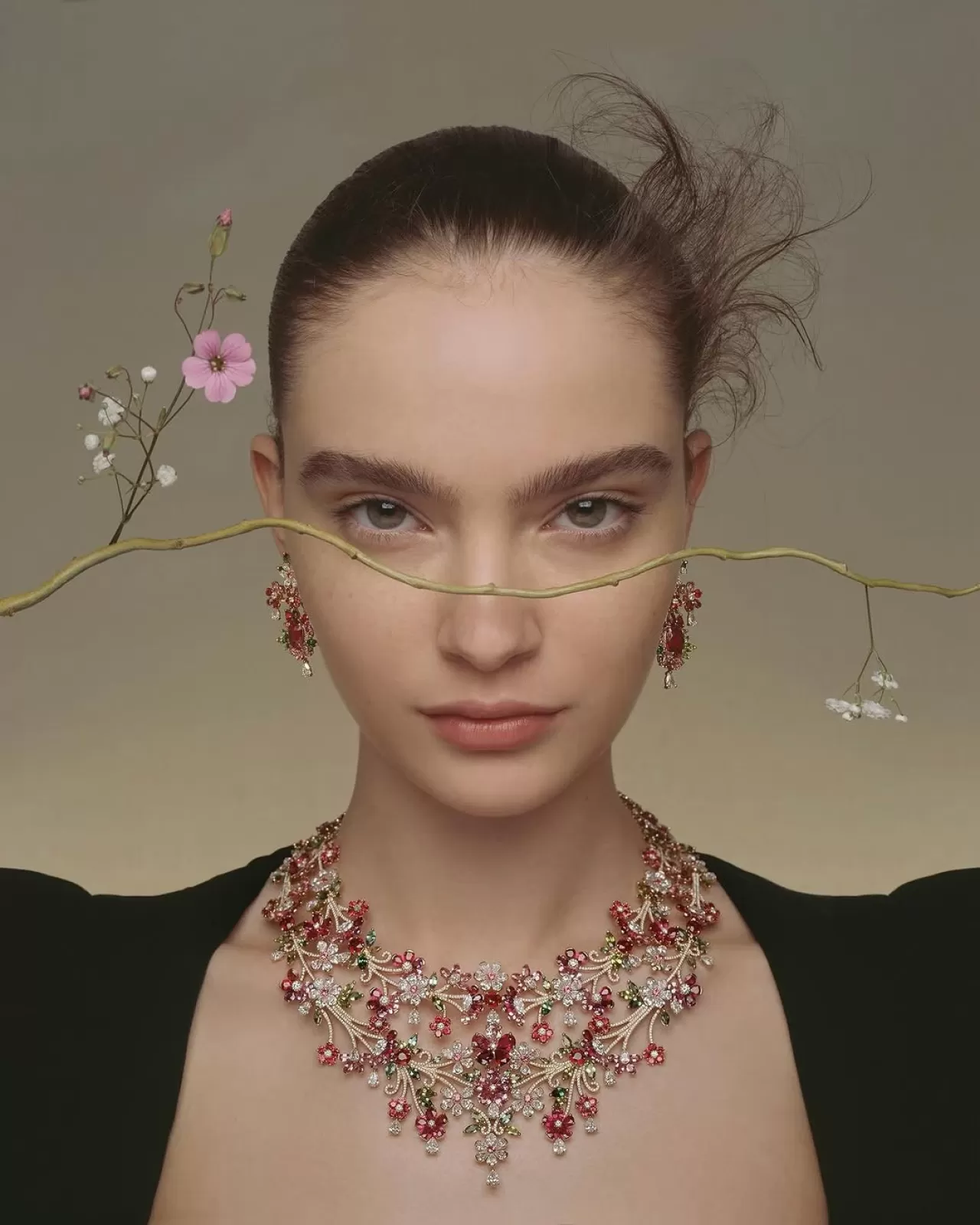 Dior'dan 'Diorexquis' Haute Joaillerie Koleksiyonu: Kurucunun Tutkuları Pırlanta Işıltılarıyla Yorumlandı