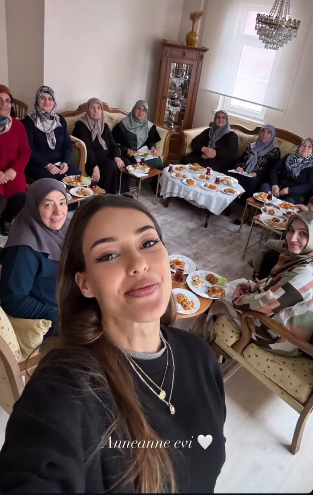 Dilan Çiçek Deniz'den Nostaljik Paylaşım
