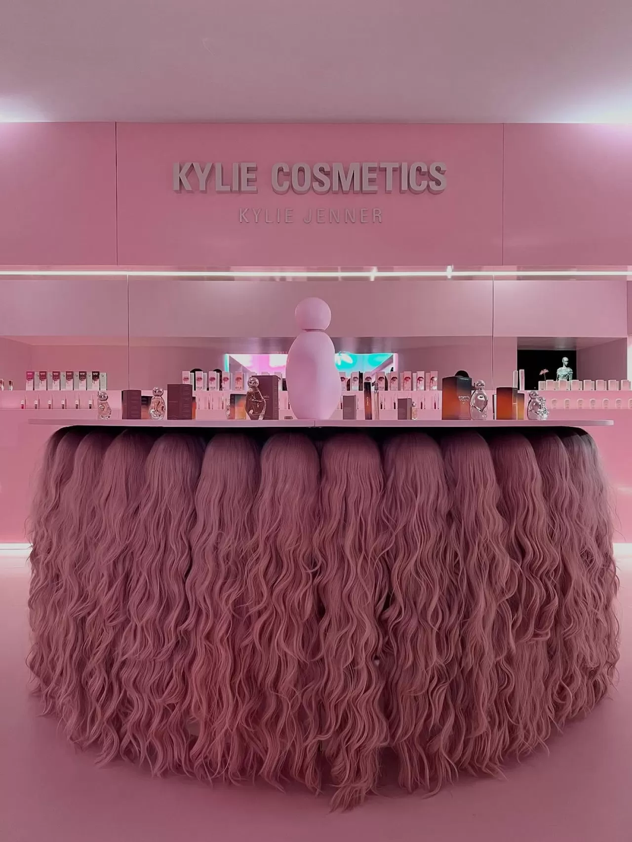 Kylie Jenner'ın Los Angeles'taki Pop-Up Müzesi Ziyaretçilerini Bekliyor