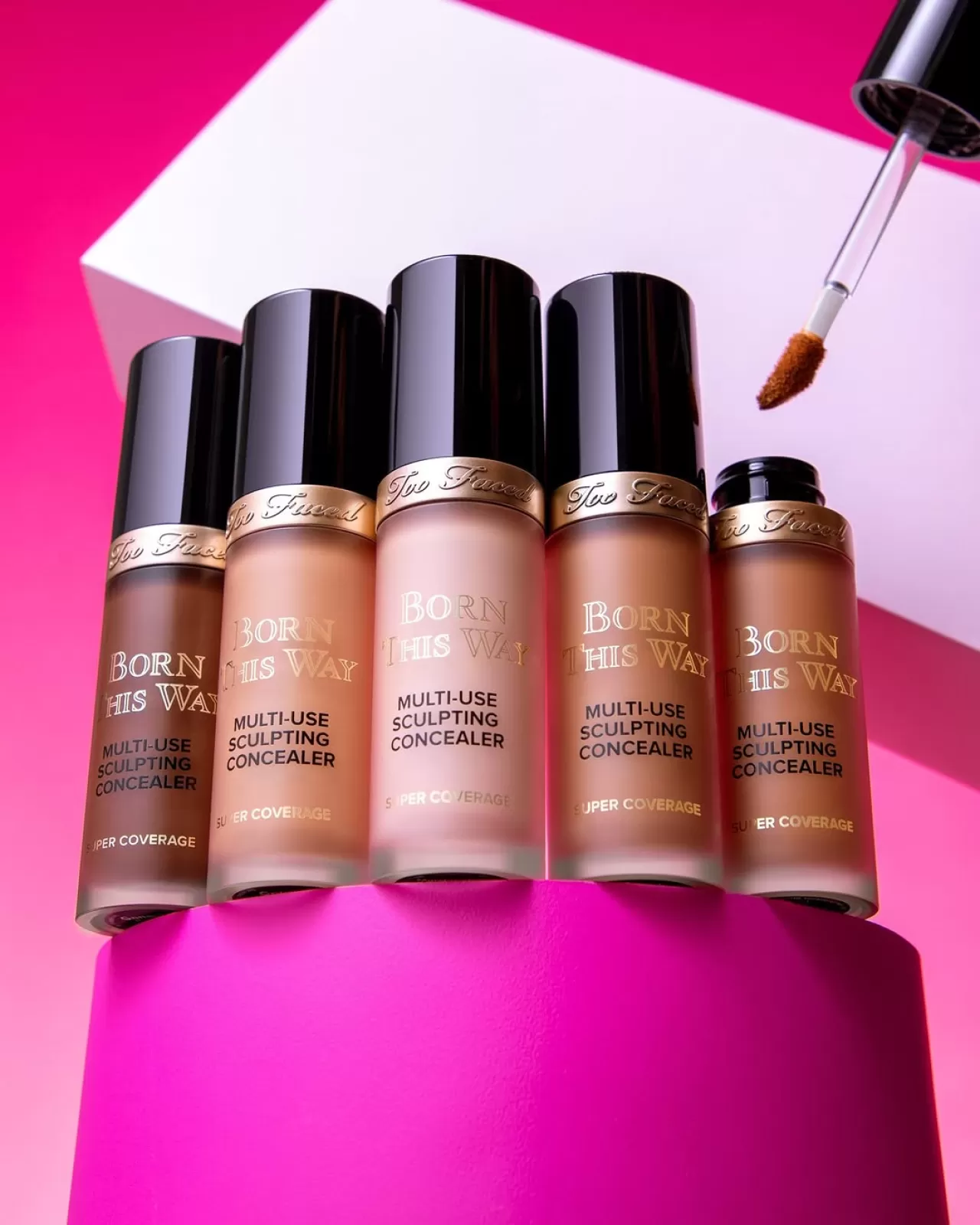 Toofaced, Oyun Günü İçin Çok Amaçlı Born This Way Super Coverage Concealer'ı Öne Çıkarıyor