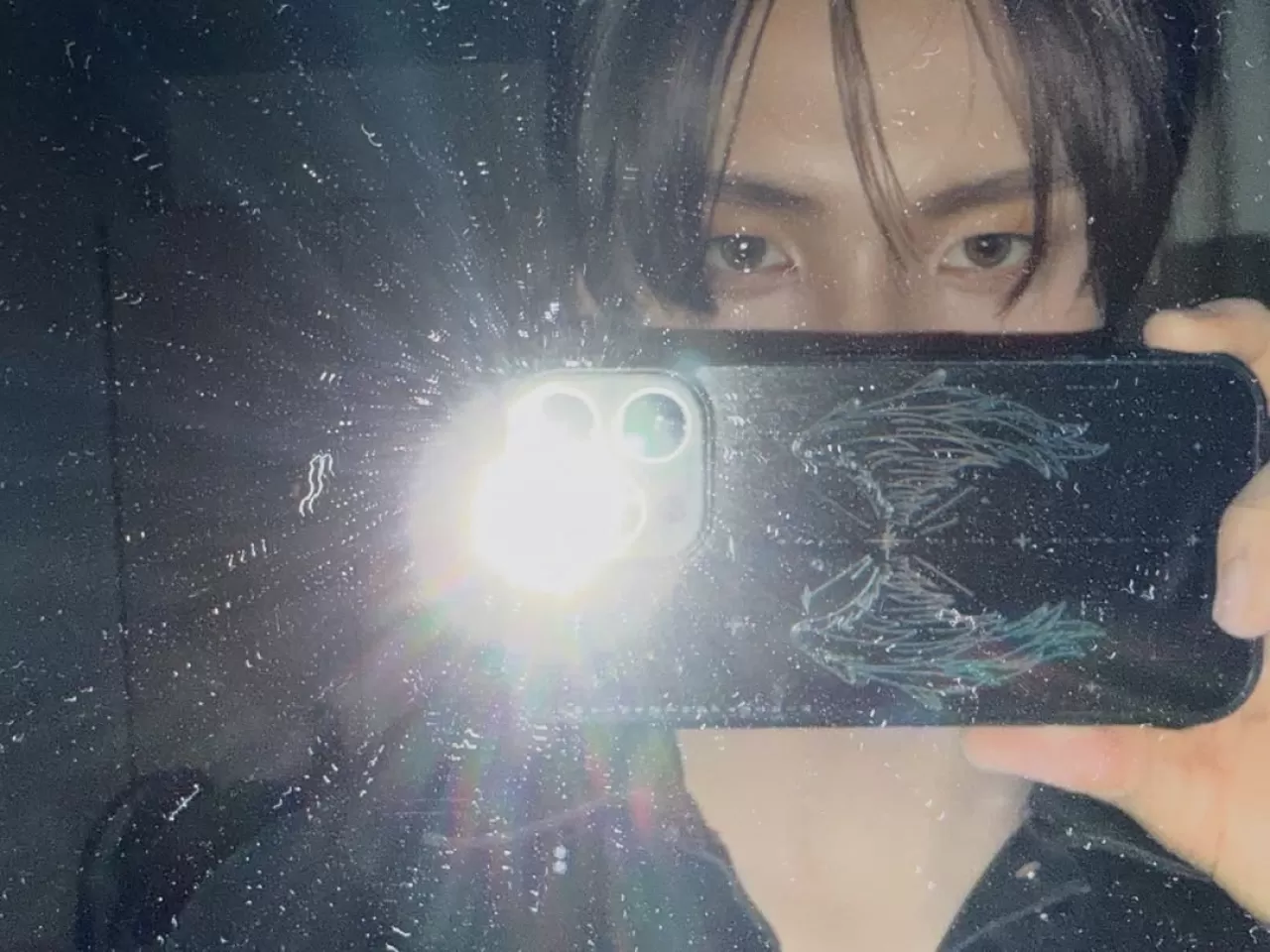 TWS Üyesi Youngjae, "내 눈을 바라봐 (Look At My Eyes)" ile Solo Yeteneğini Sergiledi