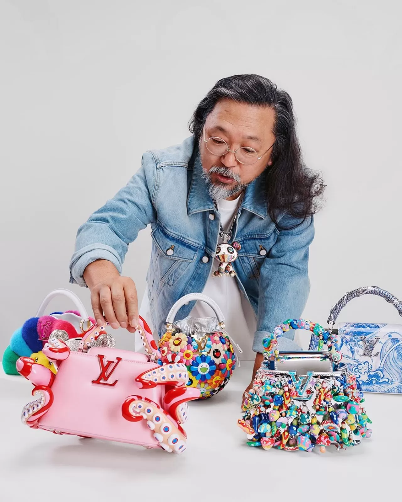 Louis Vuitton ve Takashi Murakami, Art Basel Paris için 'Artycapucines' Koleksiyonunu Tanıttı