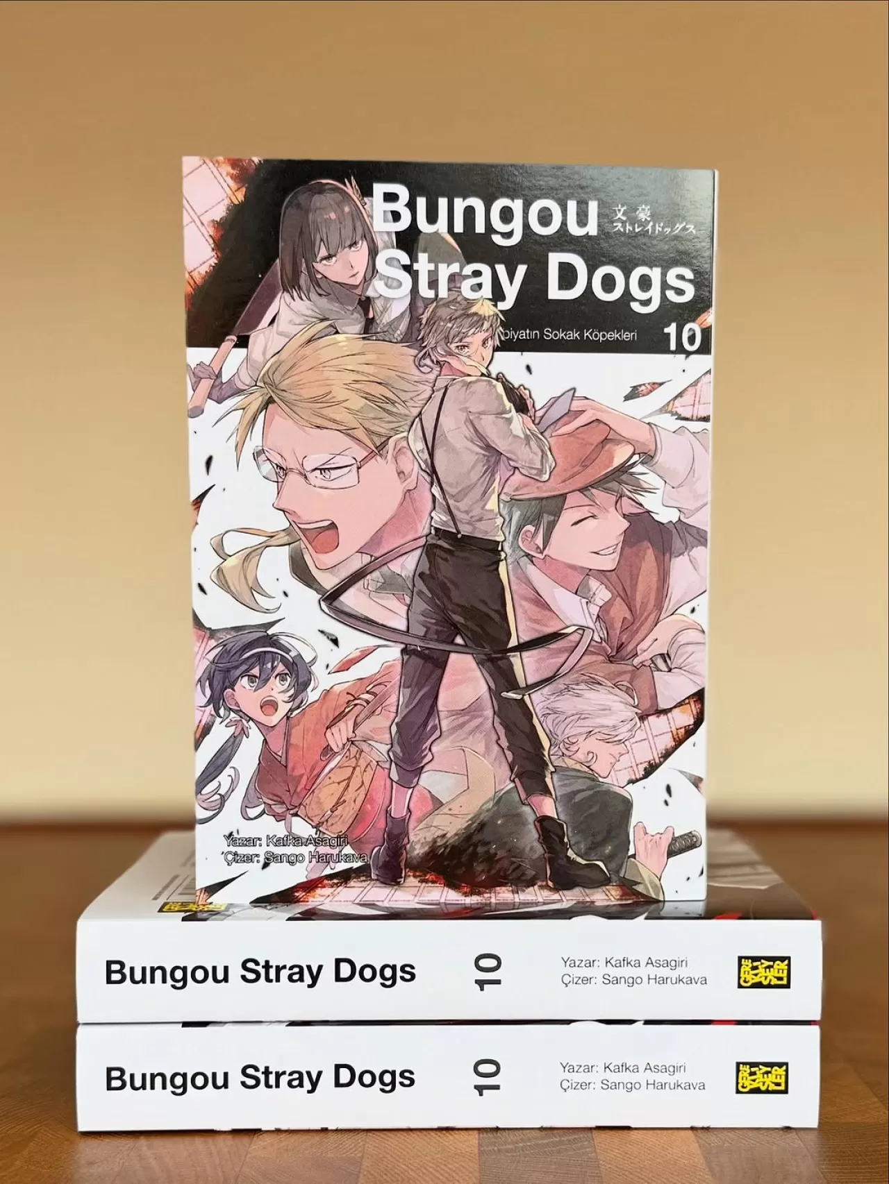 Bungou Stray Dogs'ın 10. Cildi Okurlarla Buluştu