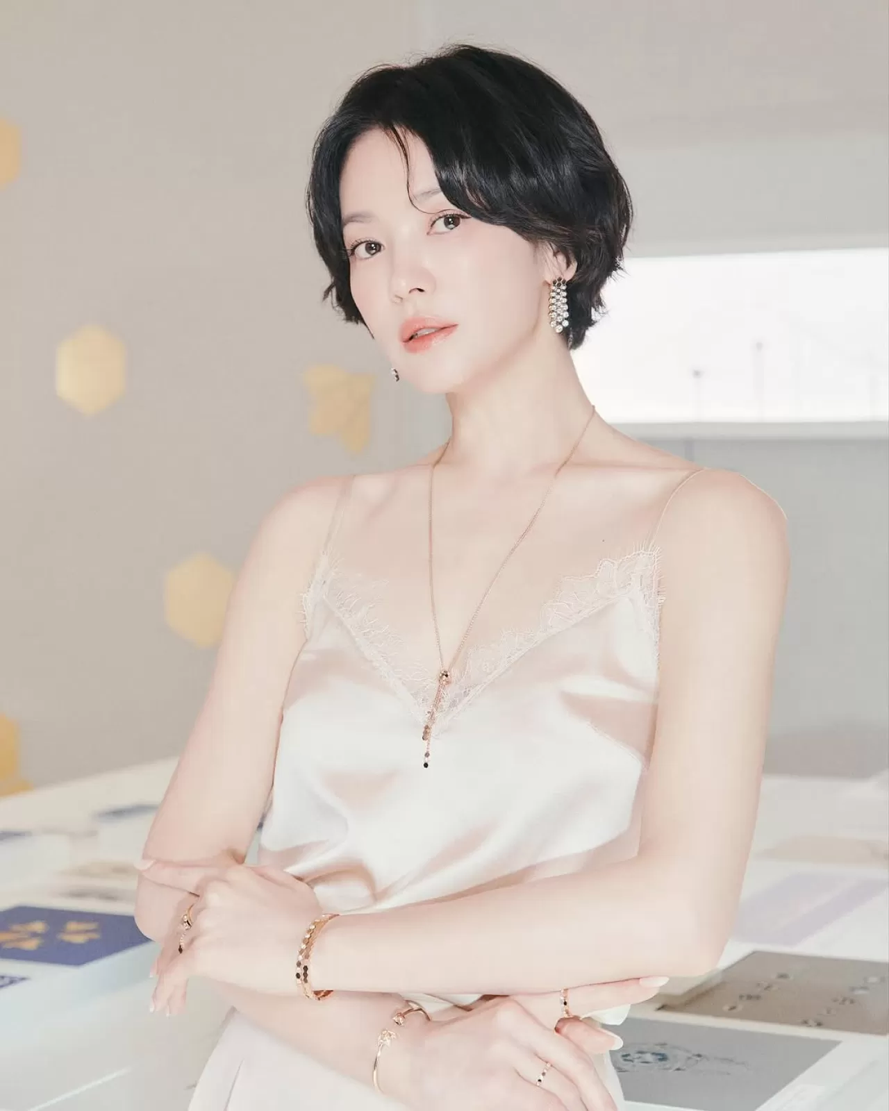 K-Pop Yıldızları Chaumet'nin Yeni Mücevher Koleksiyonunu Tanıttı