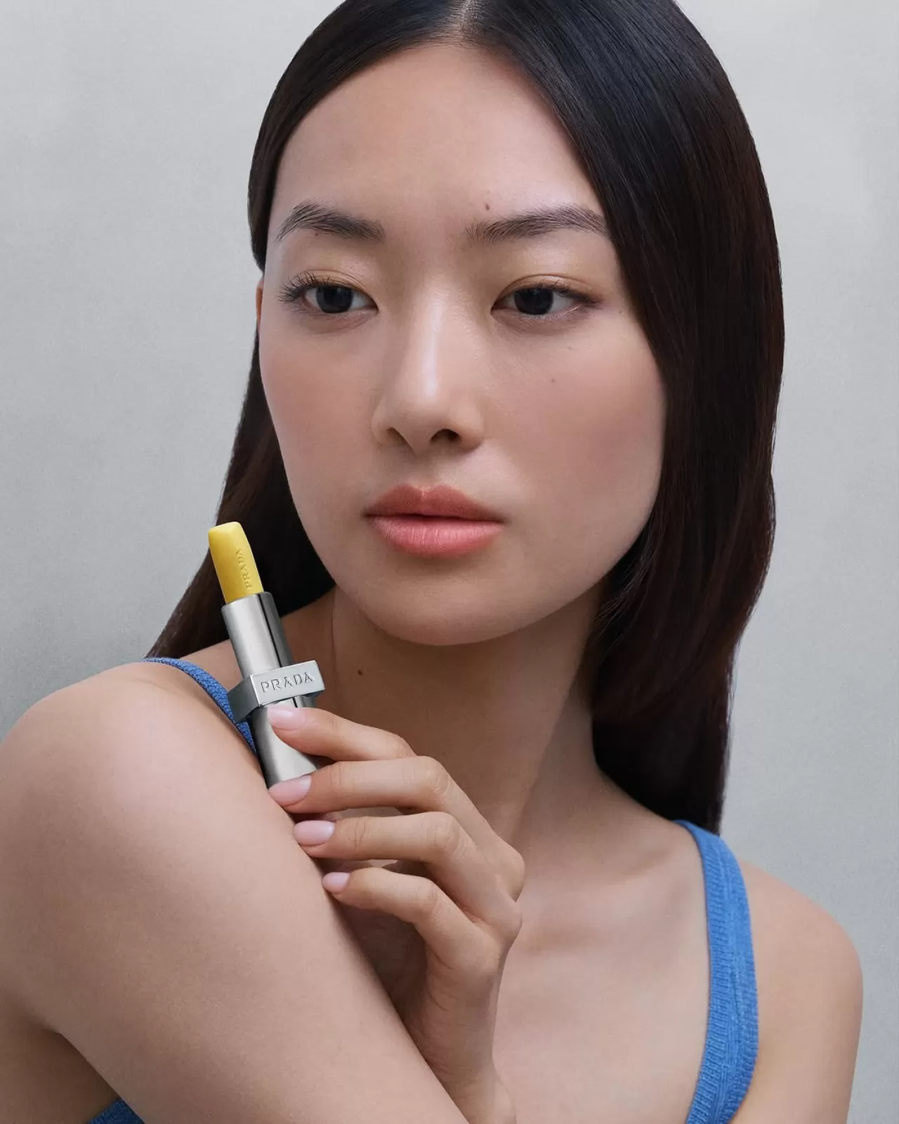Prada Beauty, 'Banana Yellow' İsimli Yeni Saç Balmını Piyasaya Sürecek