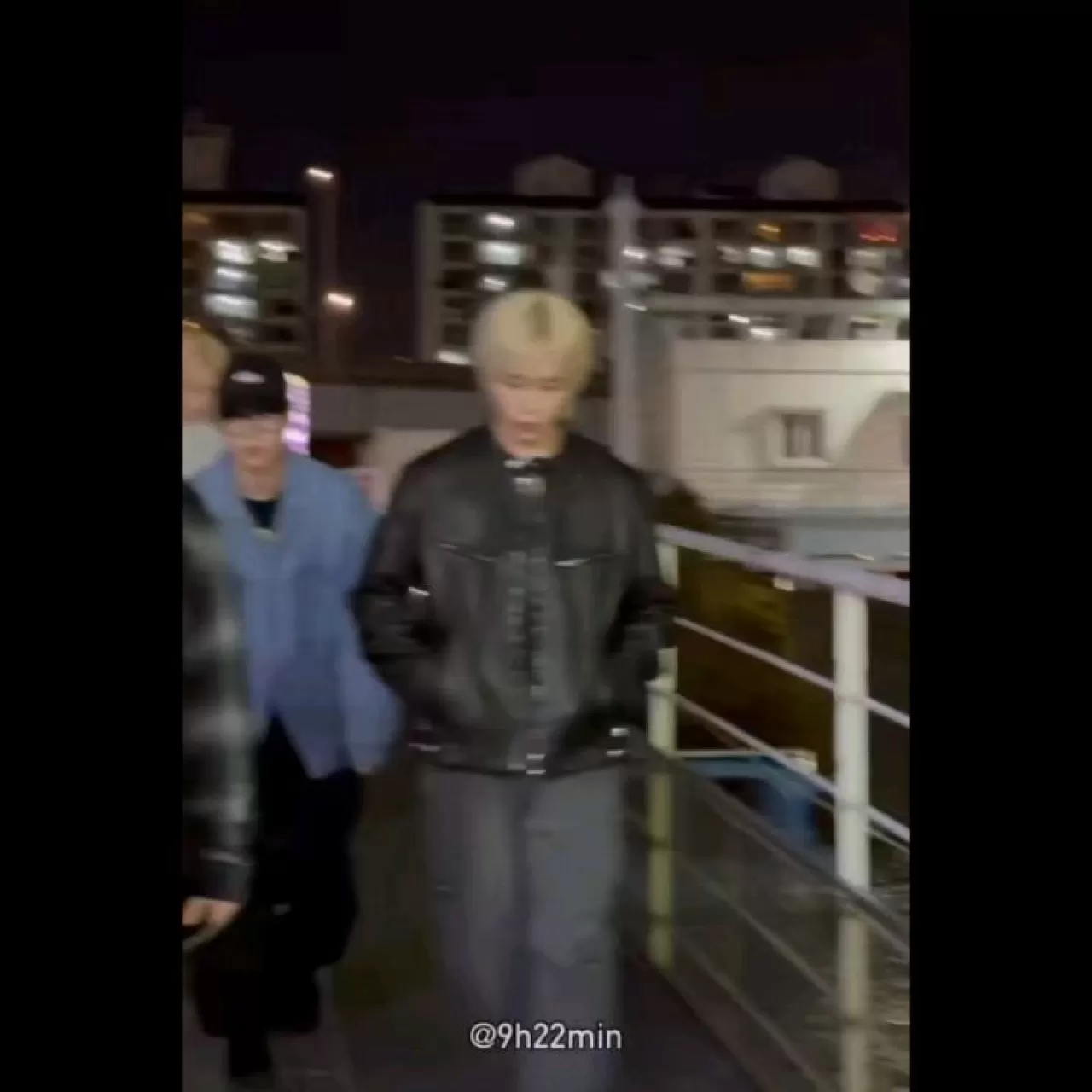 Stray Kids, Açılan Pop-Up Mağazasını Ziyaret Etti