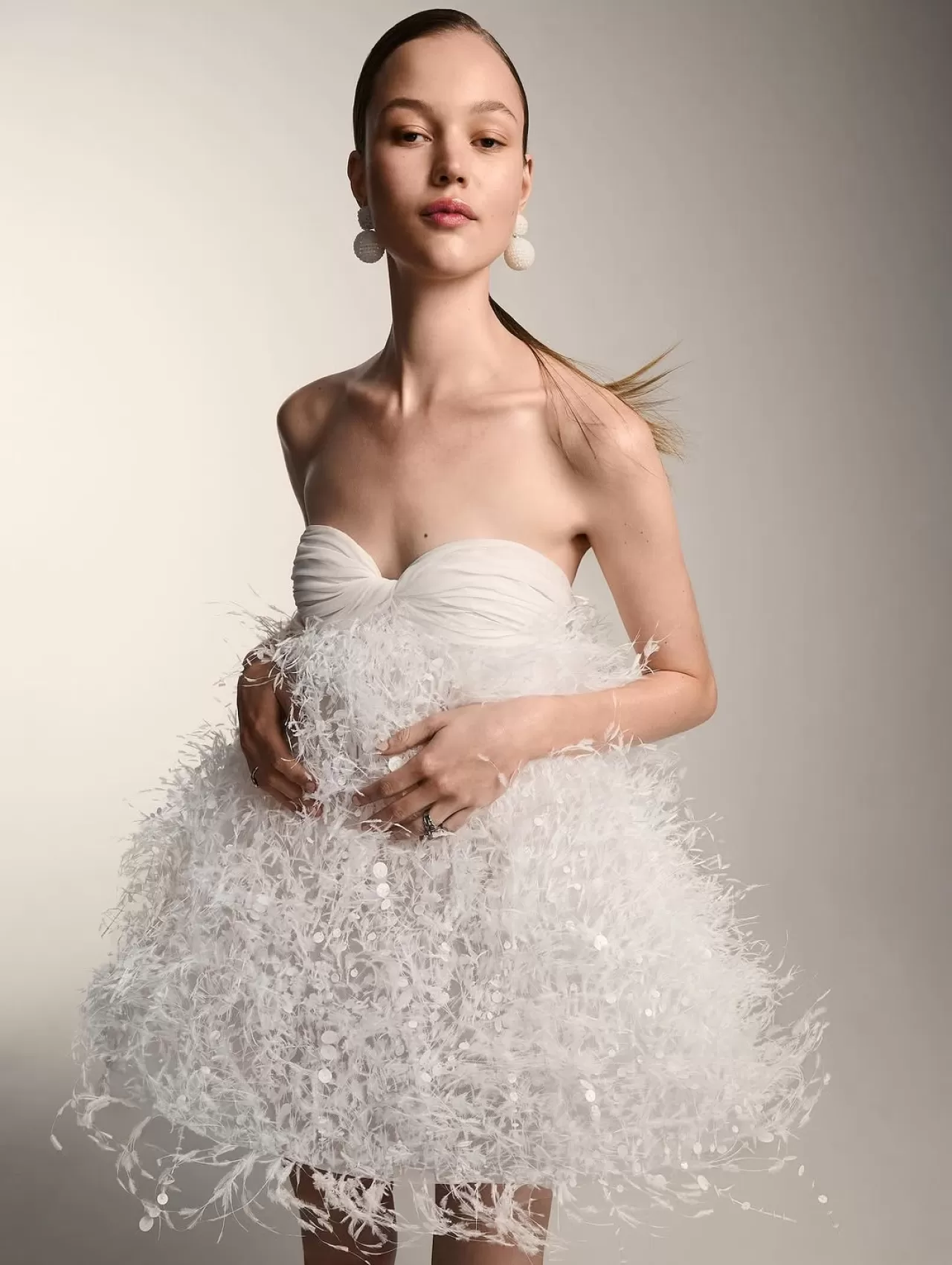 Oscar de la Renta'dan 2026 Sonbahar Gelinlik Koleksiyonu Tanıtıldı