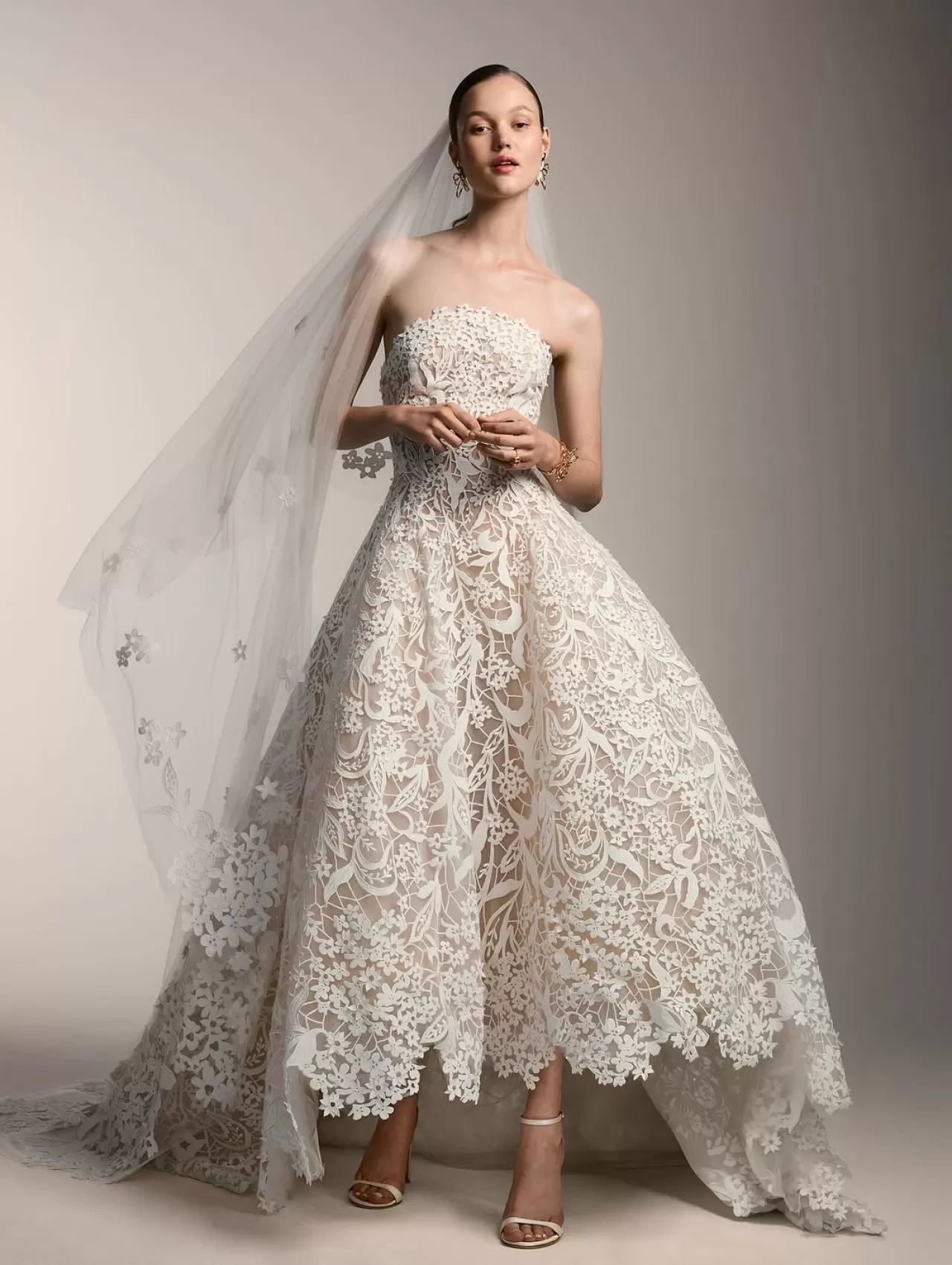 Oscar de la Renta'dan Gelinlik Modasında Yeni Soluk: 2026 Sonbahar Koleksiyonu Tanıtıldı