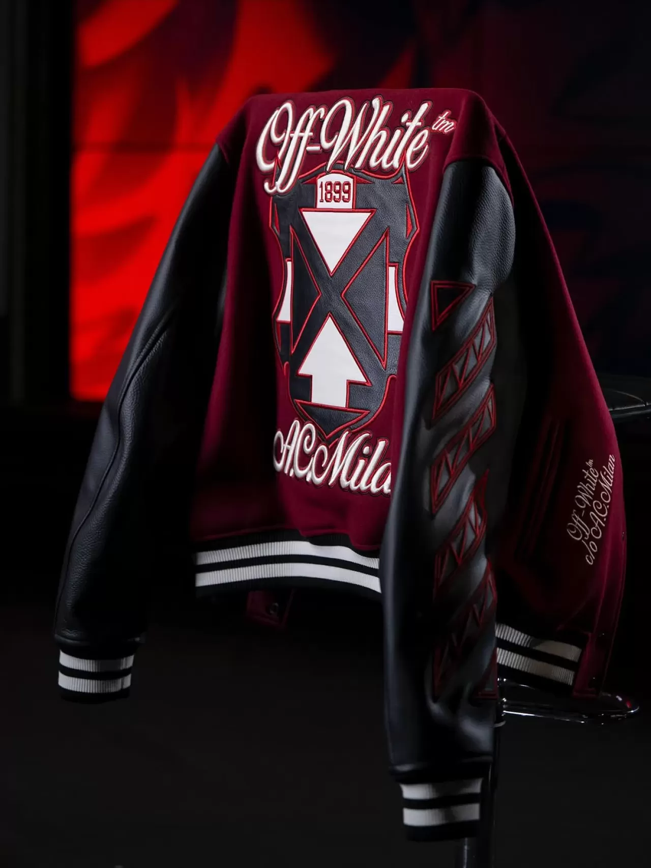 AC Milan ve Off-White'tan Özel Varsity Ceketi, San Siro'da Tanıtılacak
