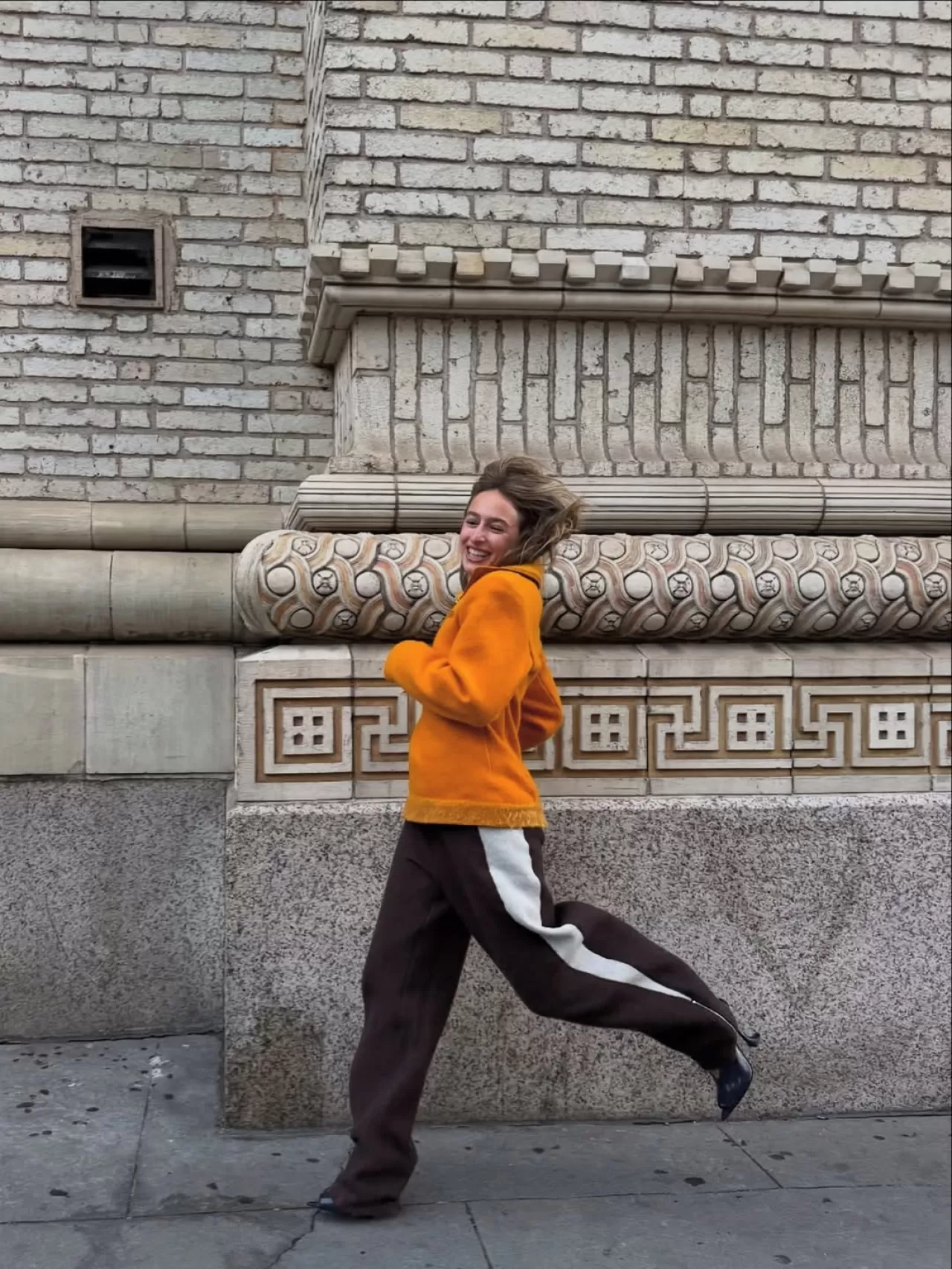 Tory Burch'un FW25 Koleksiyonundan 'Trackpant' Modeli Öne Çıkıyor