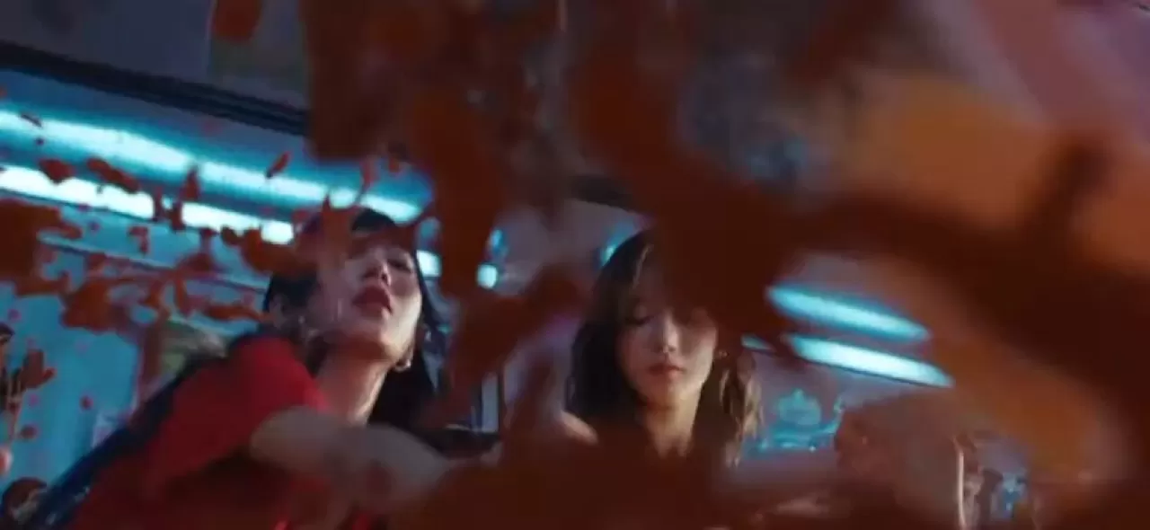 LE SSERAFIM ve BTS'ten j-hope, 