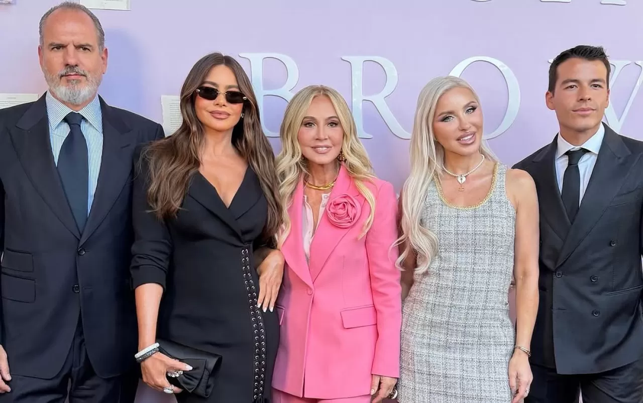 Anastasia Soare'nin Yeni Makyaj Koleksiyonu "Raising Brows" Piyasaya Çıktı