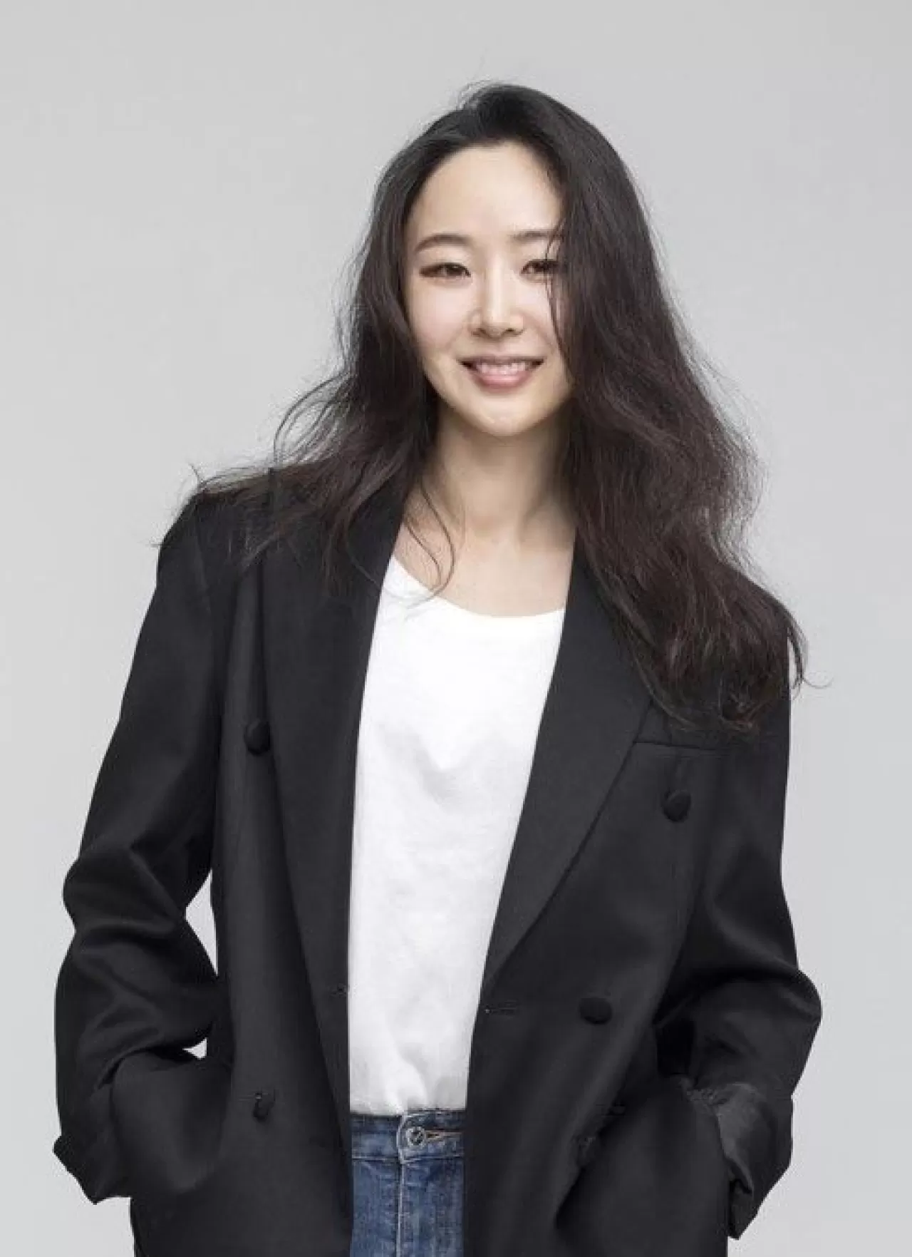 Min Heejin, OOAK Adlı Yeni Eğlence Şirketini Kurdu