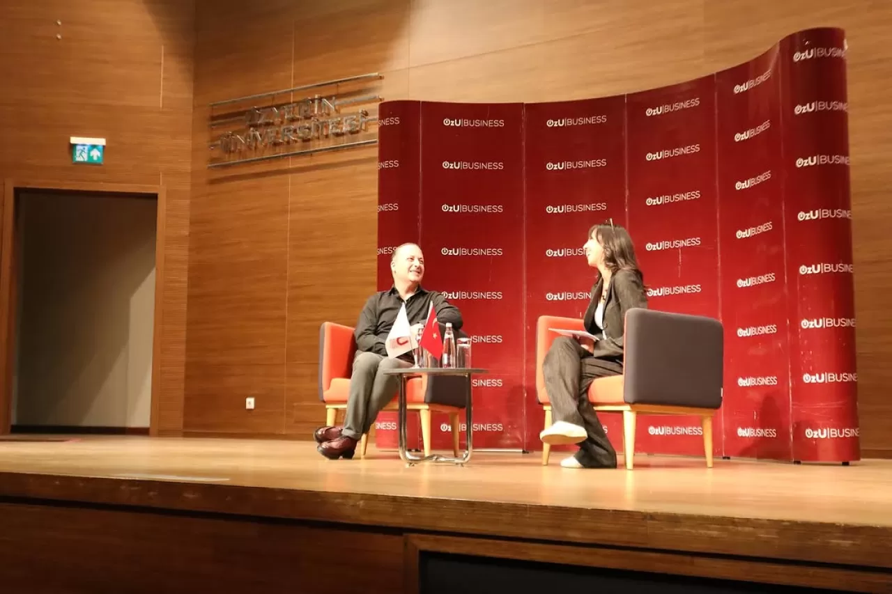 Tolga Çevik, Özyeğin Üniversitesi'nde Öğrencilerle Buluştu