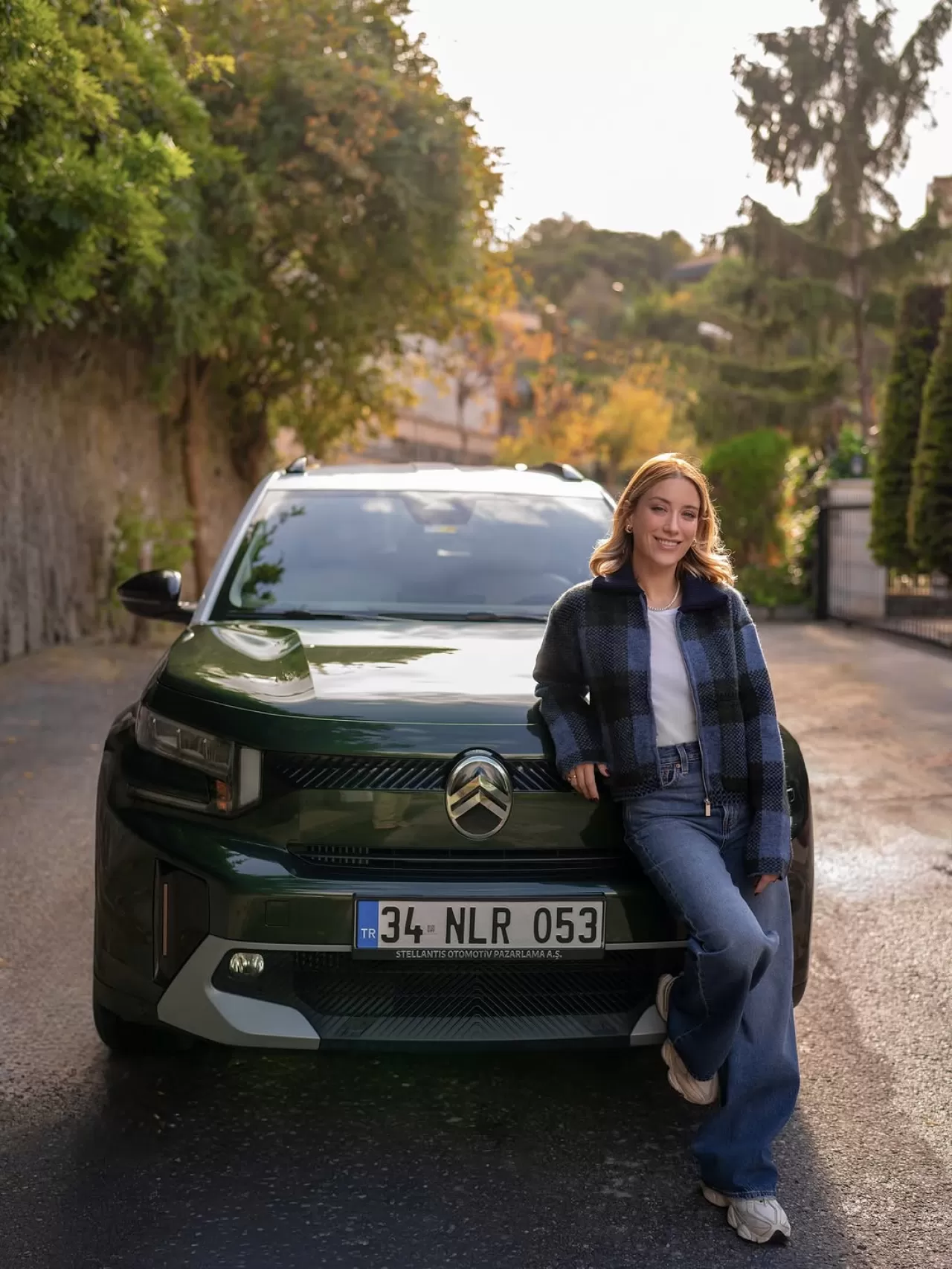 Hazal Kaya, Citroën C3 Aircross'un Konforunu Paylaştı