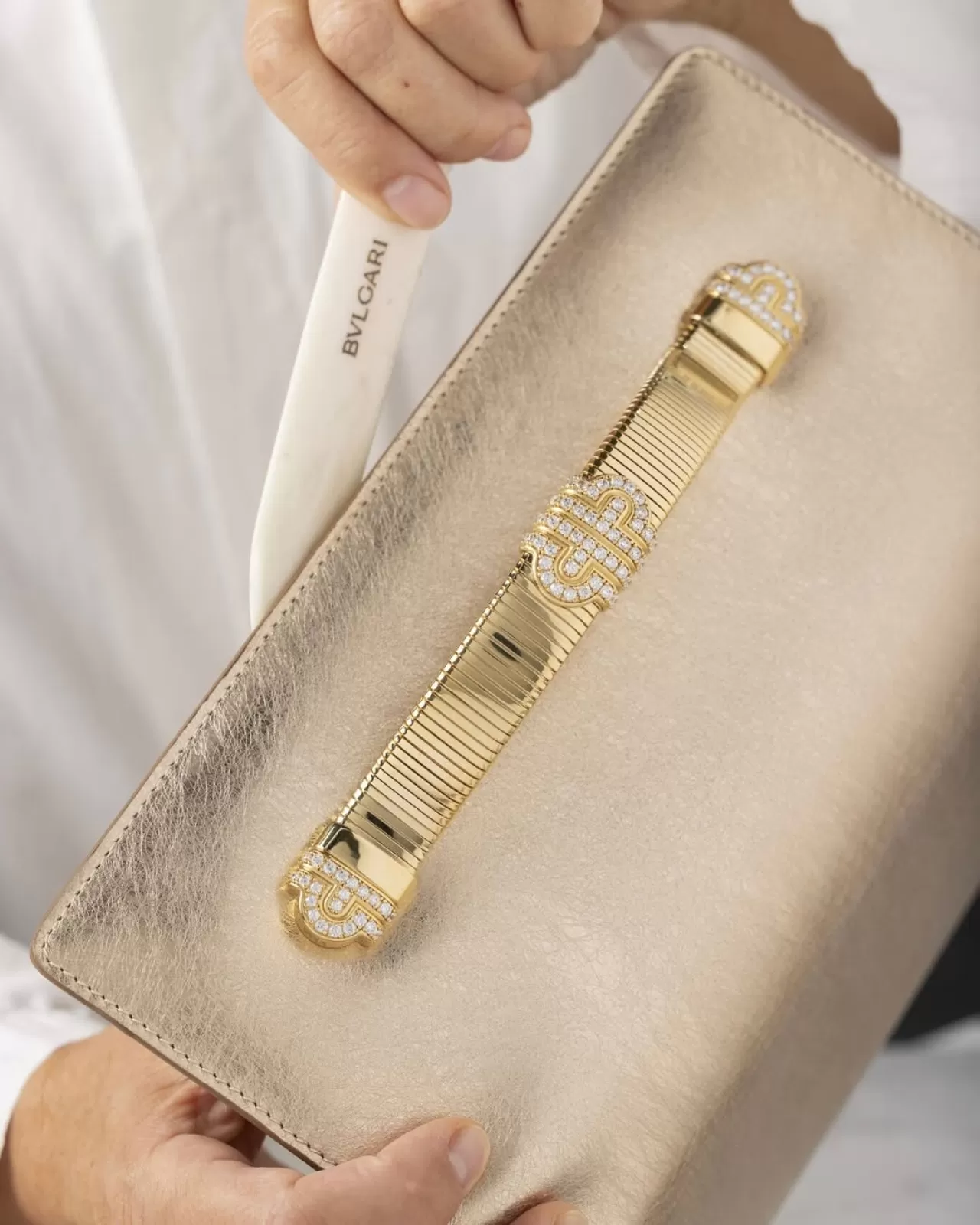 Bvlgari, Efsanevi Tubogas Tekniğini Yeni Clutch Koleksiyonunda Tanıttı