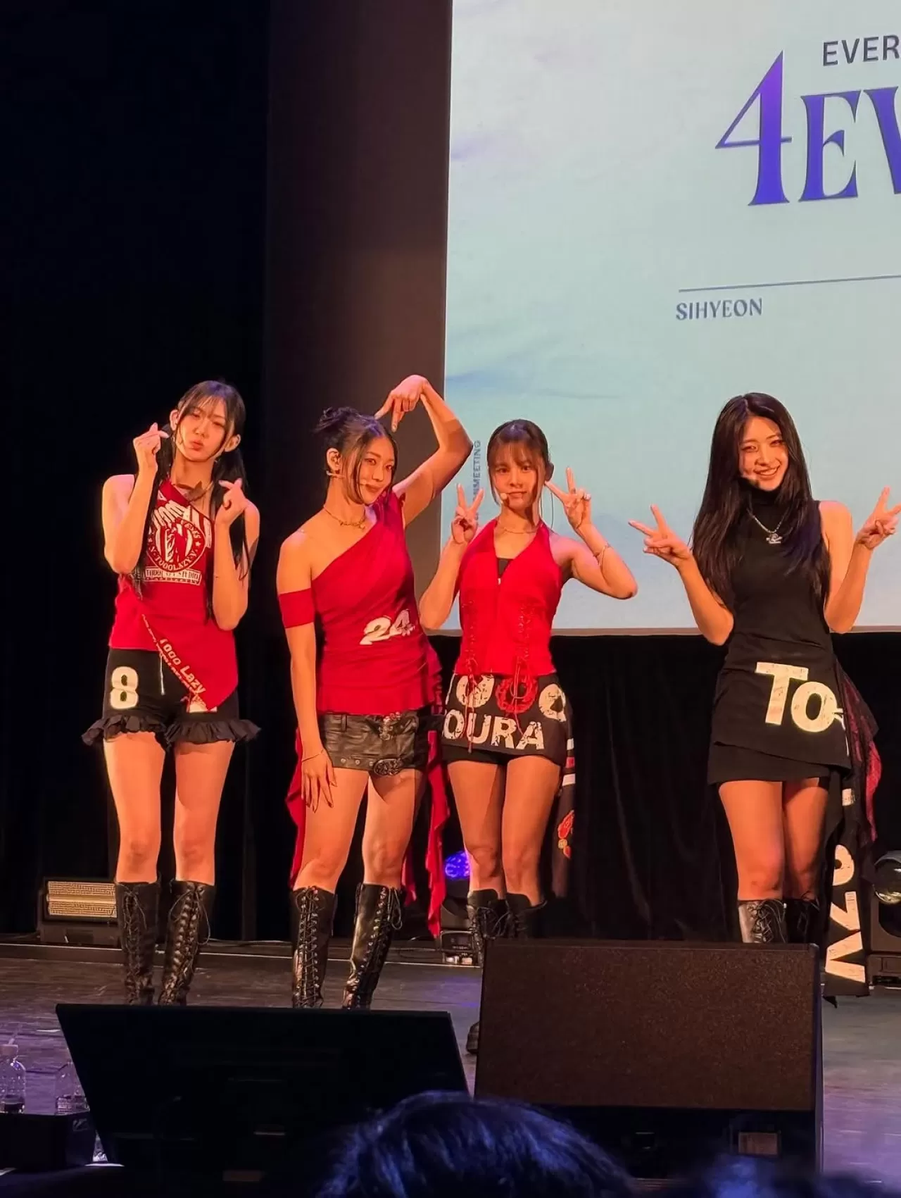 EVERGLOW Tokyo'da Hayranlarıyla Buluştu