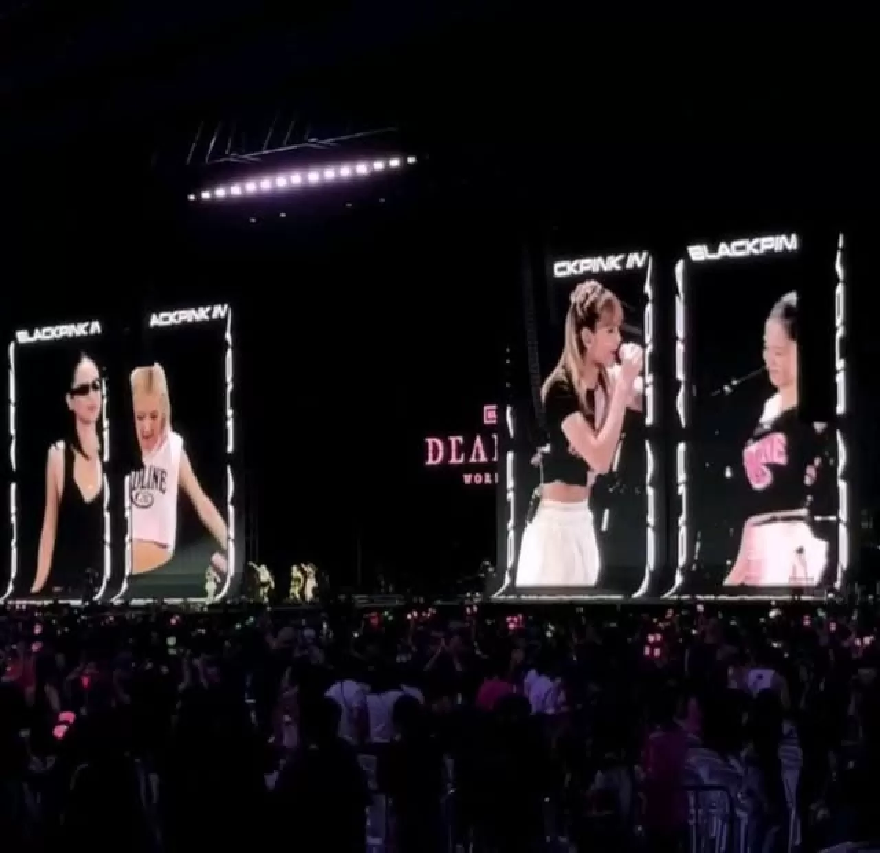 BLACKPINK, Dünya Turu Sırasında Futbol Keyfi Yaptı