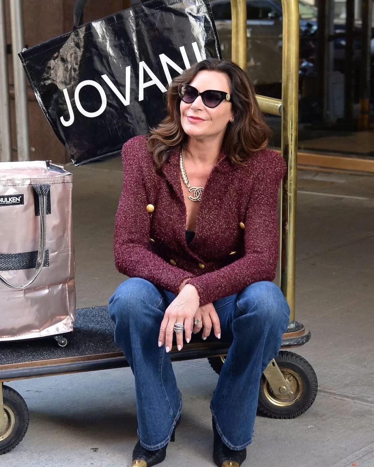 Luann de Lesseps, Jovani Markalı Elbise ile Dikkat Çekti