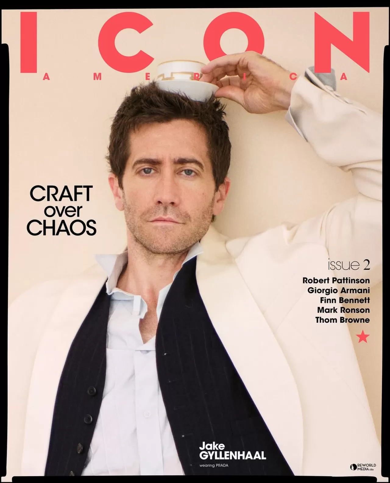 Jake Gyllenhaal, Prada'nın Sonbahar/Kış 2025 Koleksiyonunu ICON AMERICA için Poz Verdi