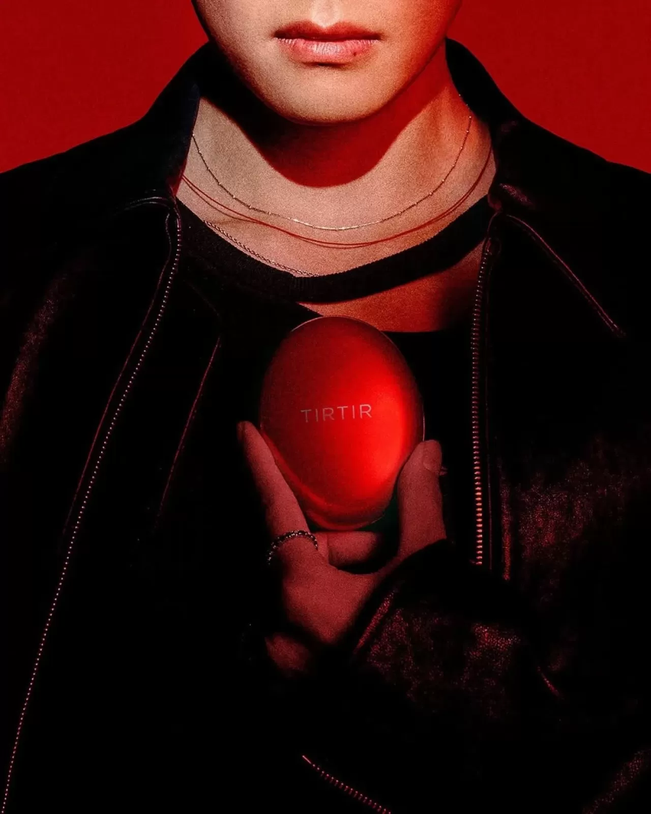 Taehyung (V), YUNTH ve TIRTIR Markalarının Yeni Yüzü Oldu