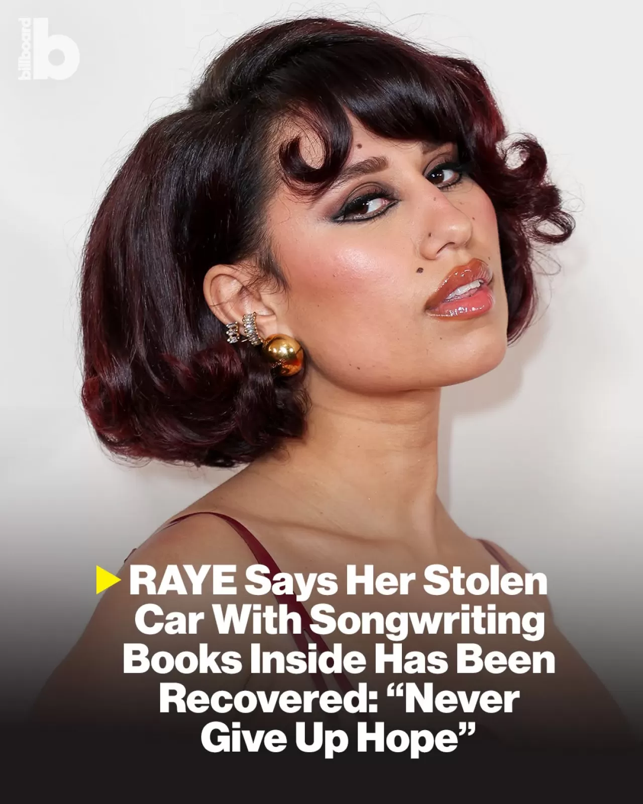 RAYE'nin Kayıp Şarkı Defterleri Bulundu, Sanatçı Yeni Albüm ve Turne Hazırlıklarını Duyurdu