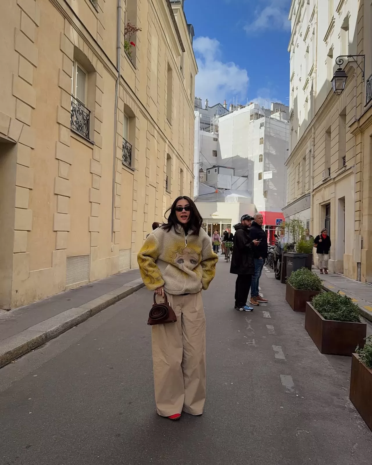 Taylandlı Oyuncu Sara Legge, Paris'teki Deneyimini Paylaştı