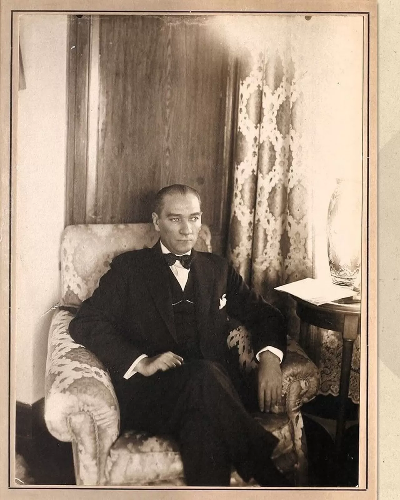 Kenan Doğulu, Cumhuriyet'in 102. Yılını Sosyal Medyadan Kutladı