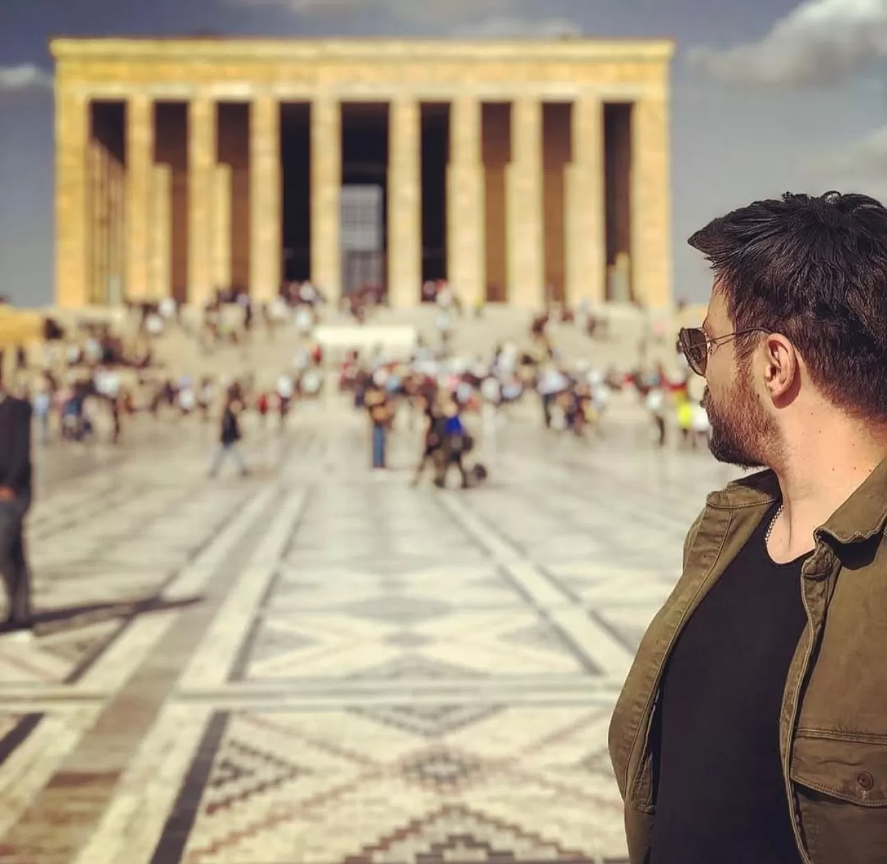 Oğuzhan Uğur'un Cumhuriyet Bayramı Mesajı Sosyal Medyada Yoğun İlgi Gördü