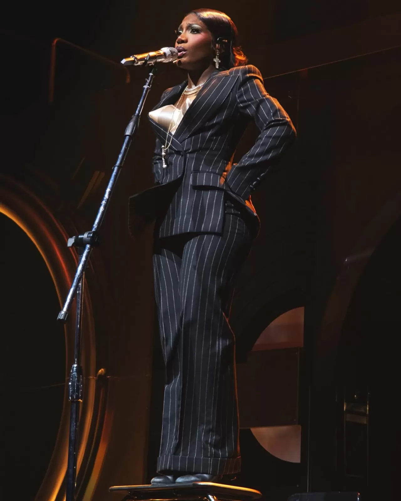 Doechii, Turne Sahnesinde Dolce&Gabbana Tasarımıyla Dikkat Çekti