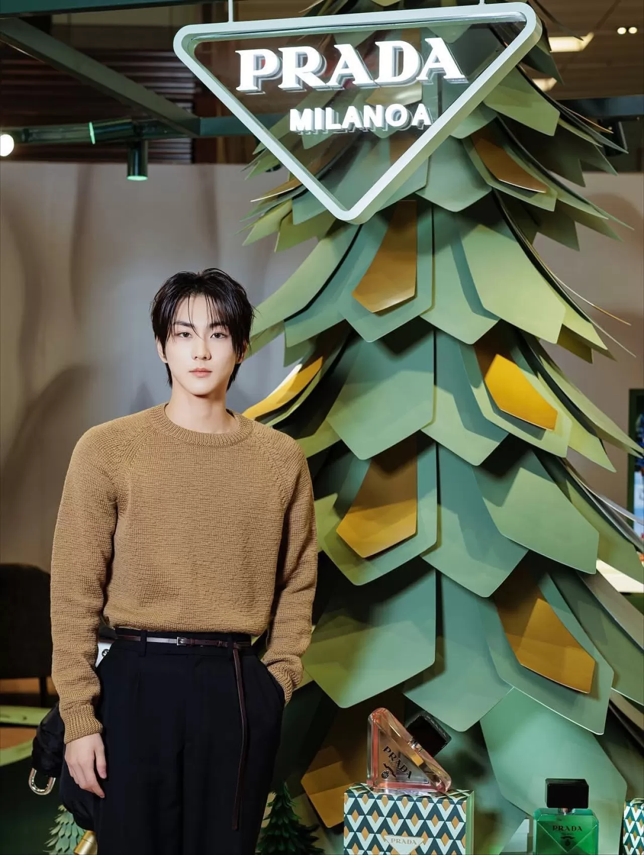 ENHYPEN'den Jungwon, Prada Beauty'nin Instagram Hesabında Yer Aldı